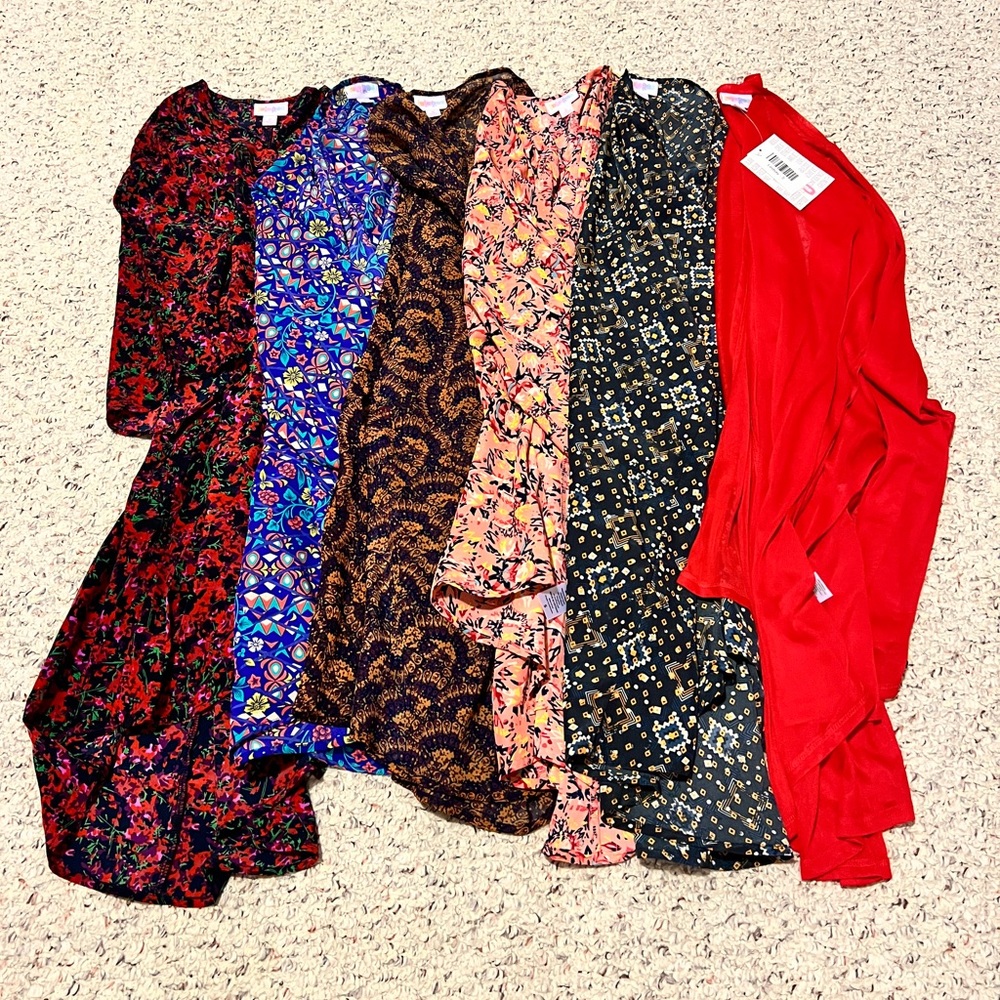 LuLaRoe Lindsey Bundle of 6 pieces. Size small.
